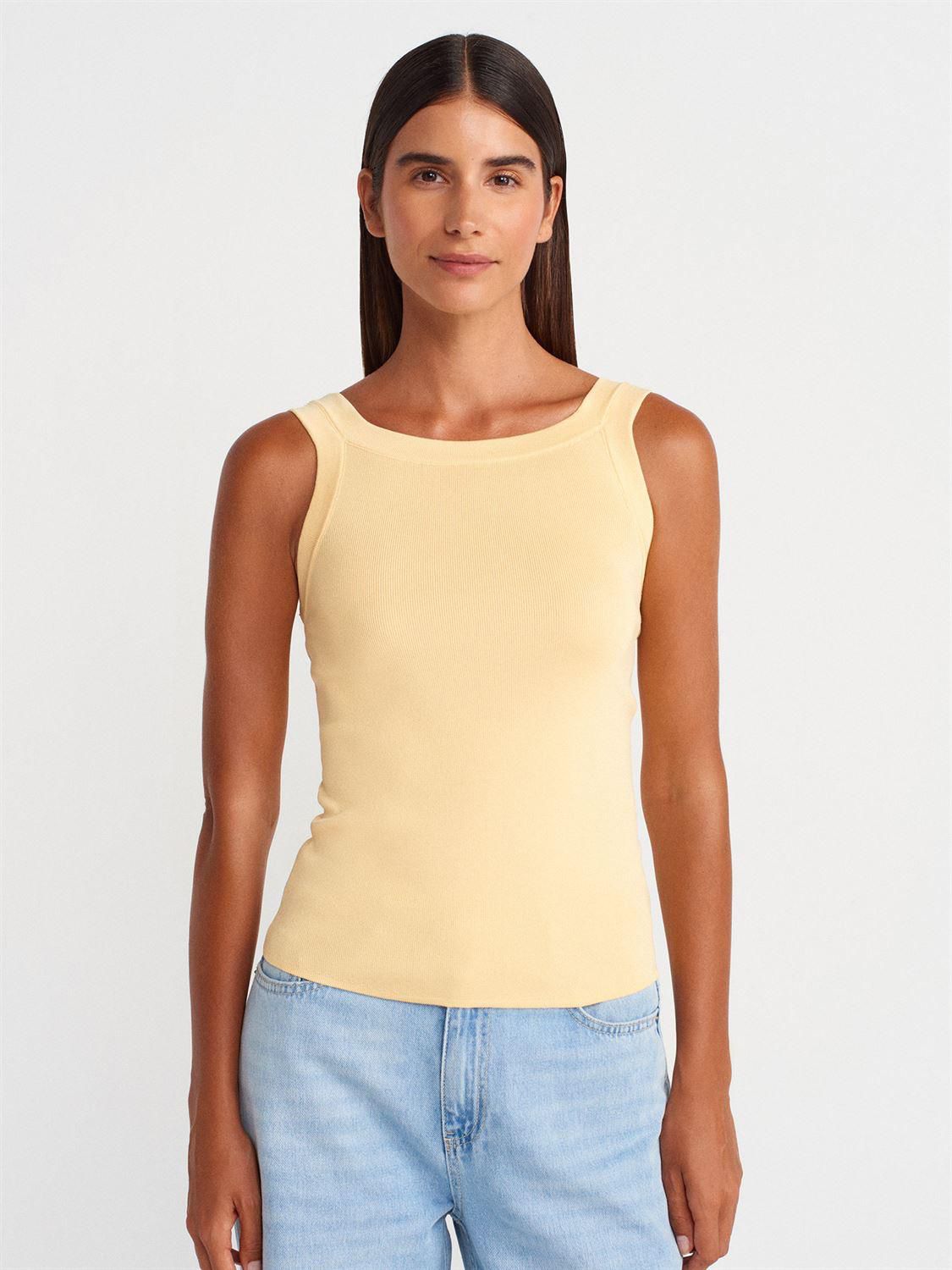 Sculpted Shoulder Tee