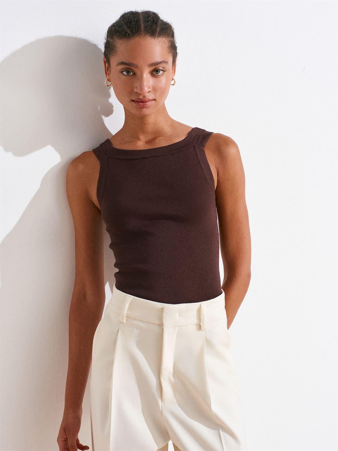Sculpted Shoulder Tee