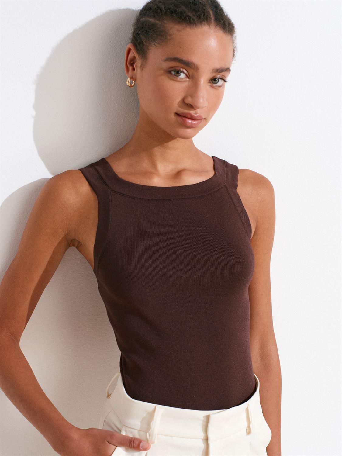 Sculpted Shoulder Tee